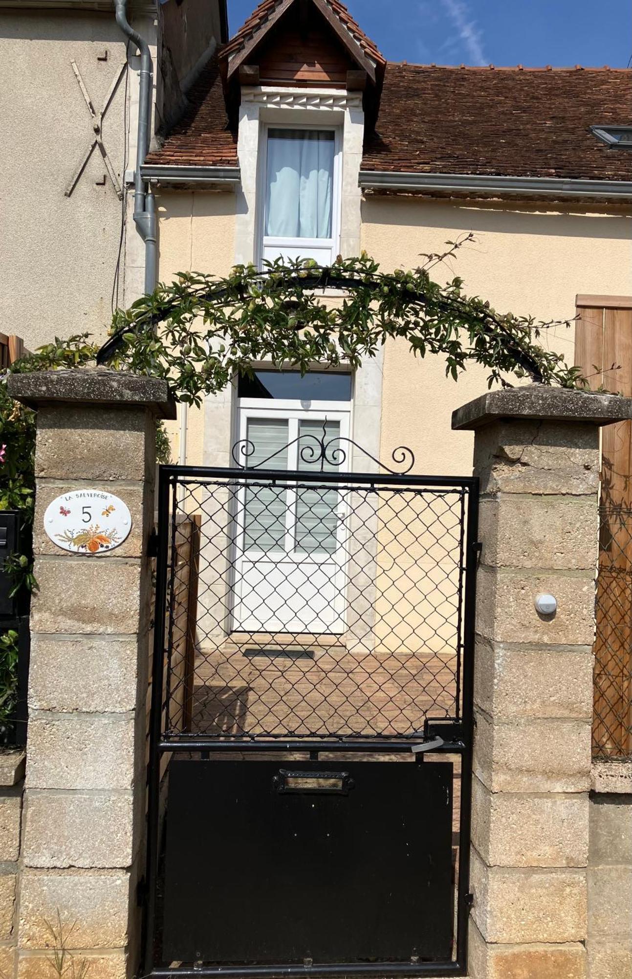 La Sauveroise Saint-Sauveur-en-Puisaye Exteriér fotografie
